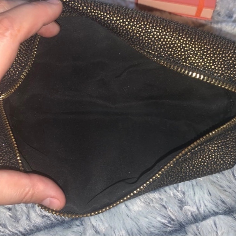 bareMineral’s Makeup Bundle - Picture 4 of 12